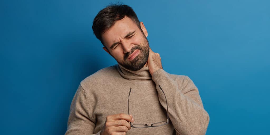 how does syphilis affect the spinal cord